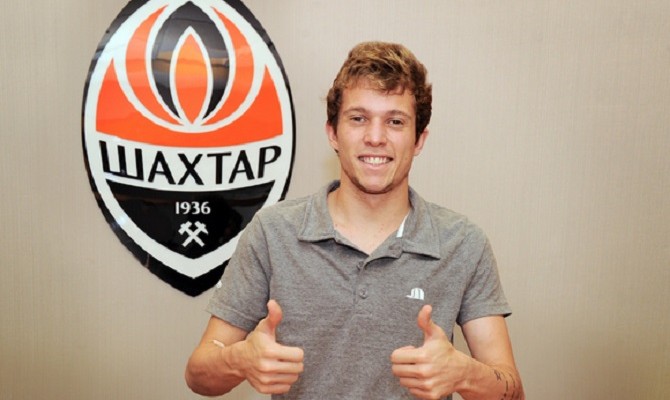 "Шахтер" заплатил рекордные 25 млн евро за полузащитника Бернарда