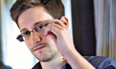 Сноудену предлагают вести Twitter за $100 тысяч