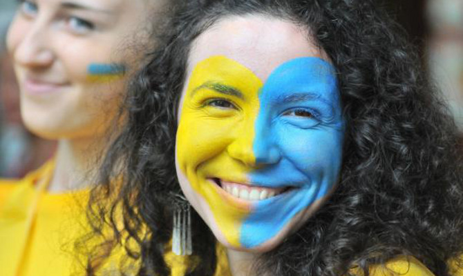 Кабмин "засекретил" сумму, выделенную на создание положительного имиджа Украины