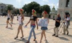 После анонимного звонка в офисе FEMEN было найдено оружие