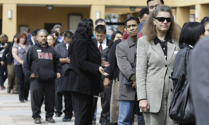 Уровень безработицы в Германии упал до 5,3%