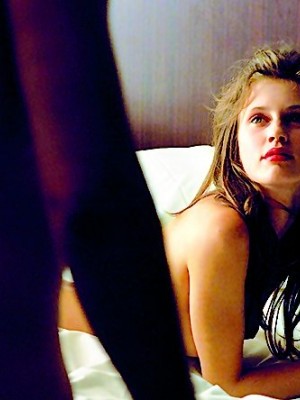 Девушка с вызовом