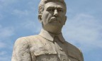 В Грузии поставили памятник Сталину