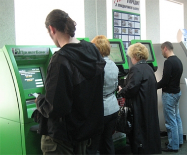 ПриватБанк ввел обмен валют в терминалах самообслуживания