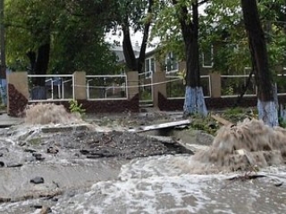Кабмин выделит 105 млн грн пострадавшим в результате наводнения в Одесской обл.