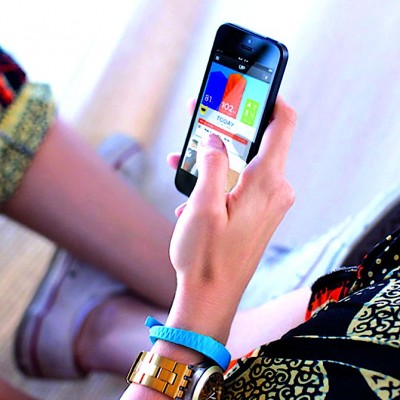 Гаджеты подскажут, почему стоит подниматься по лестнице, а не на лифте. Вести здоровый образ жизни становится модно