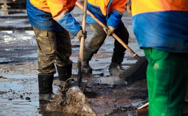 Правительство выделит 20 млрд грн на ремонт дорог