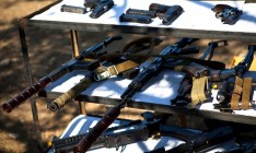 Украинские торговцы оружием отмывали деньги в латвийских банках