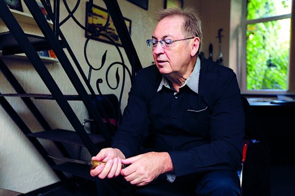 «Вынул ножик из кармана»