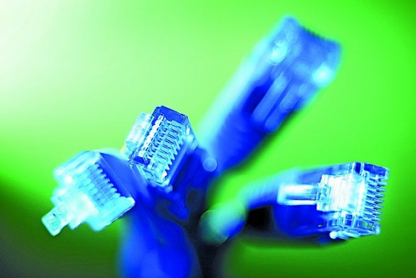 Никому не известная на телекомрынке компания массово скупает провайдеров в Донецкой и Луганской областях