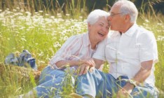 Королевская предлагает выплачивать пенсии выехавшим на ПМЖ украинцам