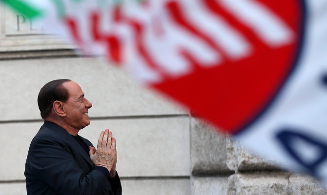 Министры из партии Берлускони вышли из состава правительства