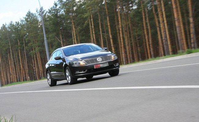 С 1 октября водители должны будут ездить за городом с включенными фарами