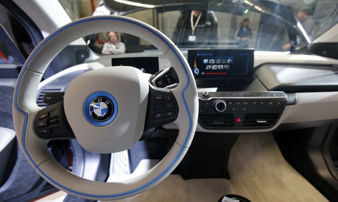 BMW отзывает 176 тыс. автомобилей из-за тормозов