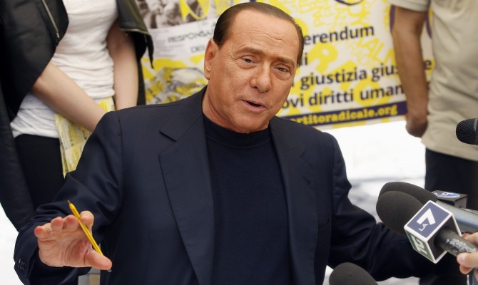 Берлускони неожиданно поддержал своего оппонента