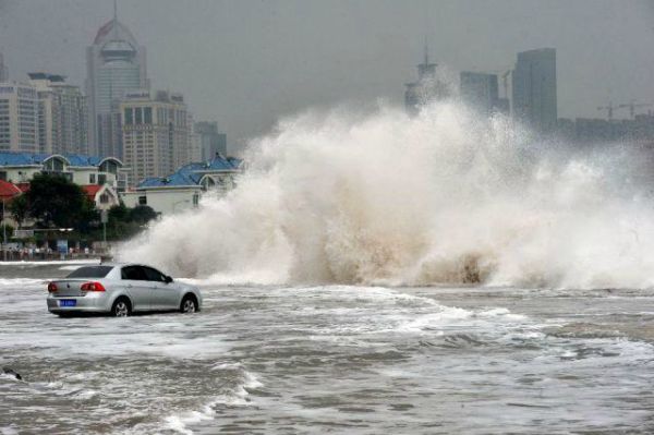 В Китае началась массовая эвакуация из-за приближения тайфуна