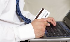 Украинцы через интернет чаще всего покупают гаджеты и авиабилеты