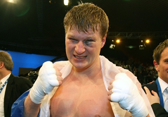 Команда Поветкина хочет дисквалифицировать судью поединка с Кличко