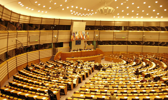 Комитет Европарламента рекомендует подписать соглашение об ассоциации с Украиной