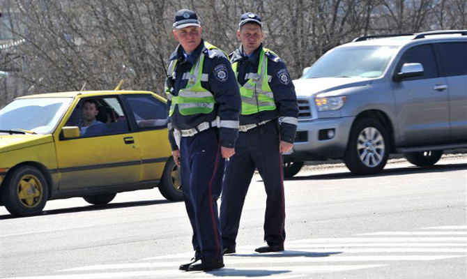 Кабмин предлагает Раде увеличить штрафы для водителей