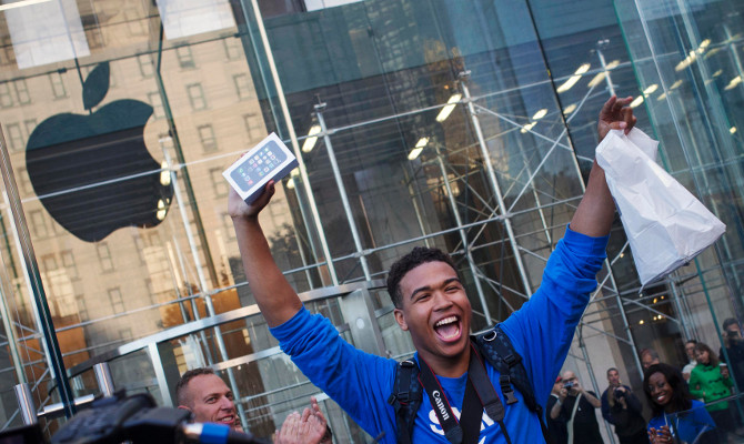 Apple проводит обмен старых iPhone на новые в Англии