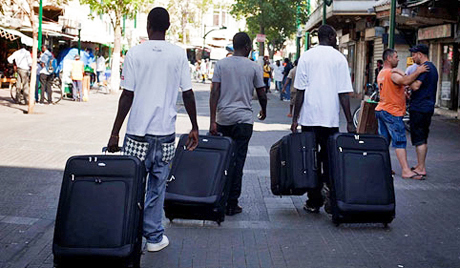 Власти Сицилии ввели ЧП из-за наплыва беженцев из Африки