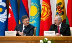 Янукович раскритиковал разговоры о выборе путей интеграции для Украины