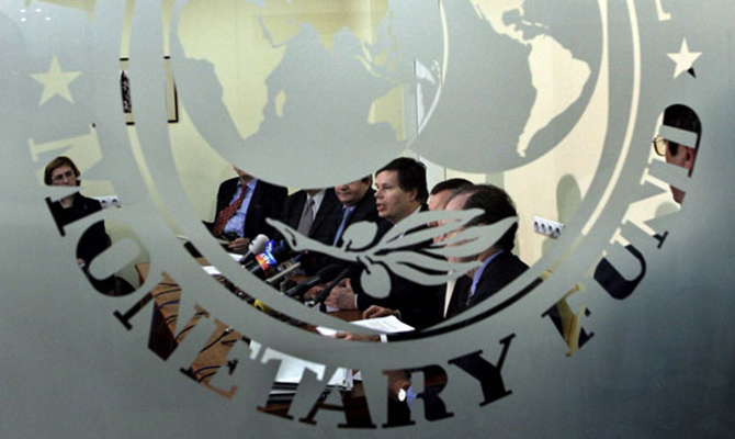 Украина сможет получить у МВФ еще один транш, - Азаров