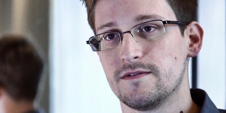 Эдвард Сноуден получил работу в России