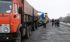 Десятки украинских фур не могут пересечь российскую границу