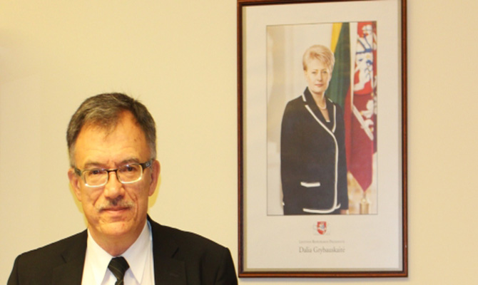 Решение о подписании соглашения с Украиной ЕС примет на саммите в Вильнюсе, - посол Литвы