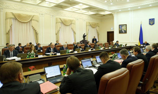 Украина приостановила подготовку подписания СА с ЕС в связи с падением экономики