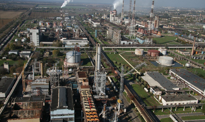 Черкасский «Азот» запускает производство аммиака и карбамида