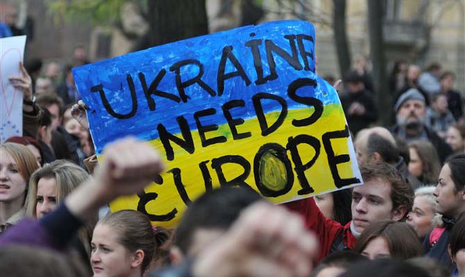 Партия регионов и оппозиция обещают вывести на уличные акции в Киеве 220 тыс человек