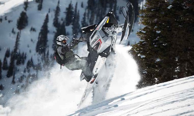 Снежные зимы становятся привычными для нашего климата. А значит, без снегохода не обойтись