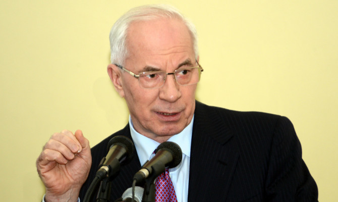 Азаров назвал мировую рецессию и цены на газ причинами бед Украины