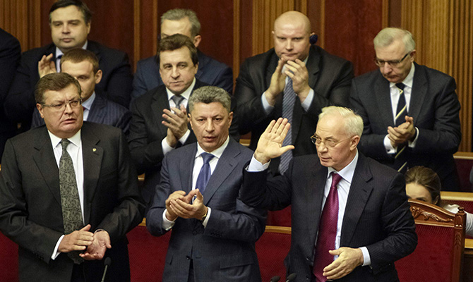 Министры ответят по закону за свои ошибки, - Азаров