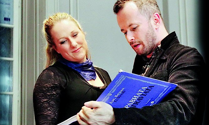 В знаменитый миланский театр Ла Скала возвращается опера Верди «Травиата» — в обновленной постановке и со звездным составом