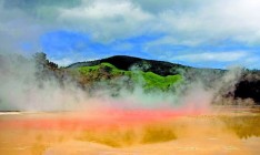 В Новой Зеландии цивилизация ненавязчиво соседствует с диким ландшафтом, практически не изменившимся за последние десятки тысяч лет