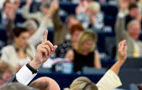 Европарламент призвал организовать финпомощь Украине