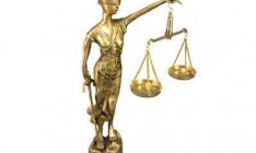 Янукович поддержал отмену повышения должностного оклада судей