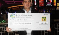 Разрушительный ураган принес американскому дворнику лотерейный билет на $1 млн