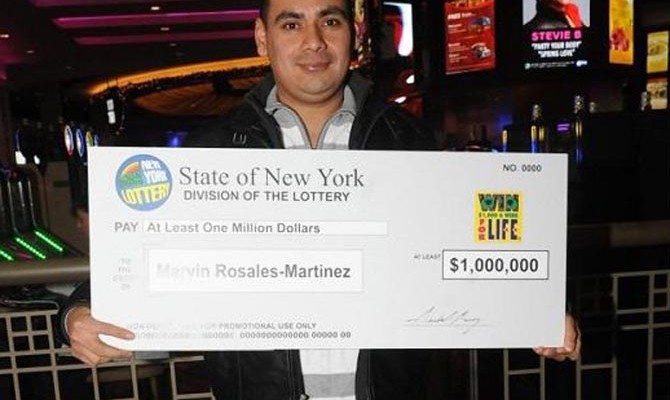 Разрушительный ураган принес американскому дворнику лотерейный билет на $1 млн