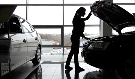 В 2013 году продажи авто упали на 7%