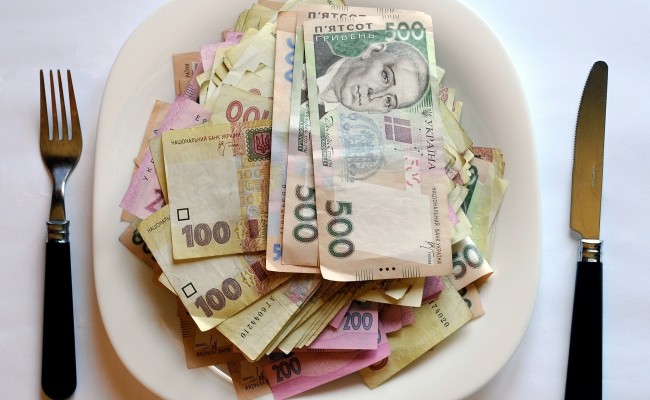 Эксперт: политика ФРС, замедление темпов роста экономики Китая и рецессия еврозоны негативно влияют на экономику Украины