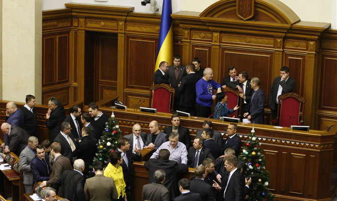 Рыбак перенес заседание Рады на завтра