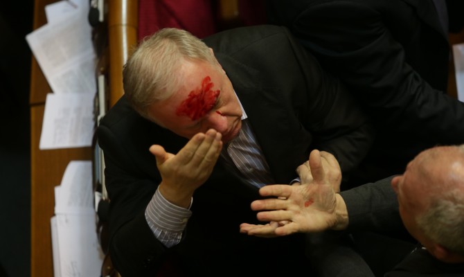 Принятие бюджета-2014 сопровождалось потасовками