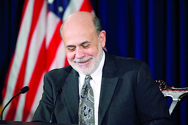 QE не представляет рисков в настоящее время, - Бернанке