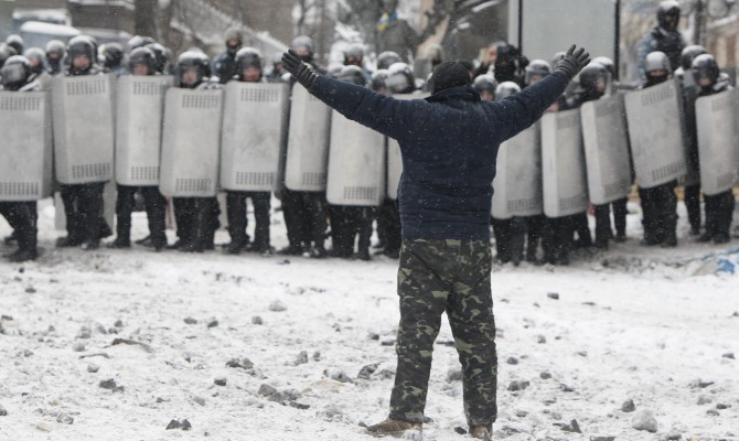 Силовики проводят зачистку центра Киева