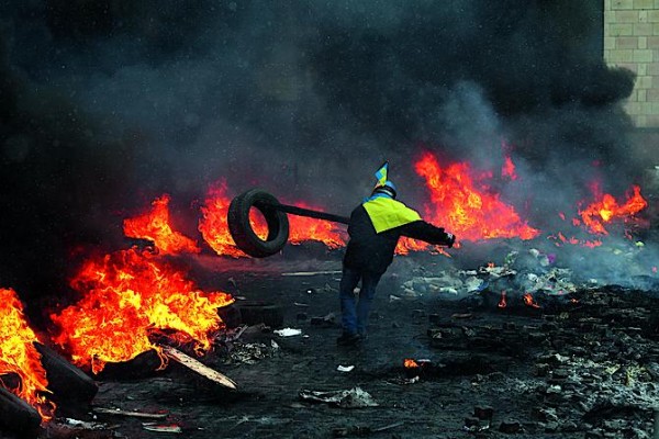 Соборность на крови. Столкновения милиции и протестующих уже привели к гибели людей